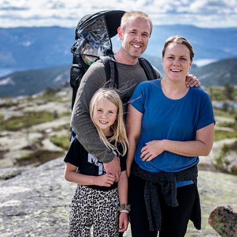 Familie på tur i Norge Foto: RAISfoto. Foto: RAISfoto